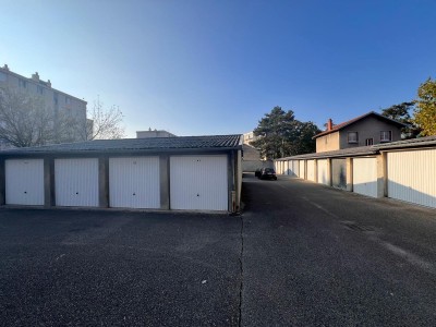 GARAGE A LOUER - CALUIRE ET CUIRE - 80�&euro; charges comprises par mois