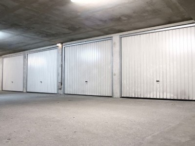 GARAGE A LOUER - LYON 3EME ARRONDISSEMENT - 75 &euro; charges comprises par mois
