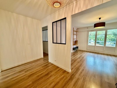APPARTEMENT T3 A LOUER - FONTAINES SUR SAONE - 67.42 m2 - 1 190 &euro; charges comprises par mois