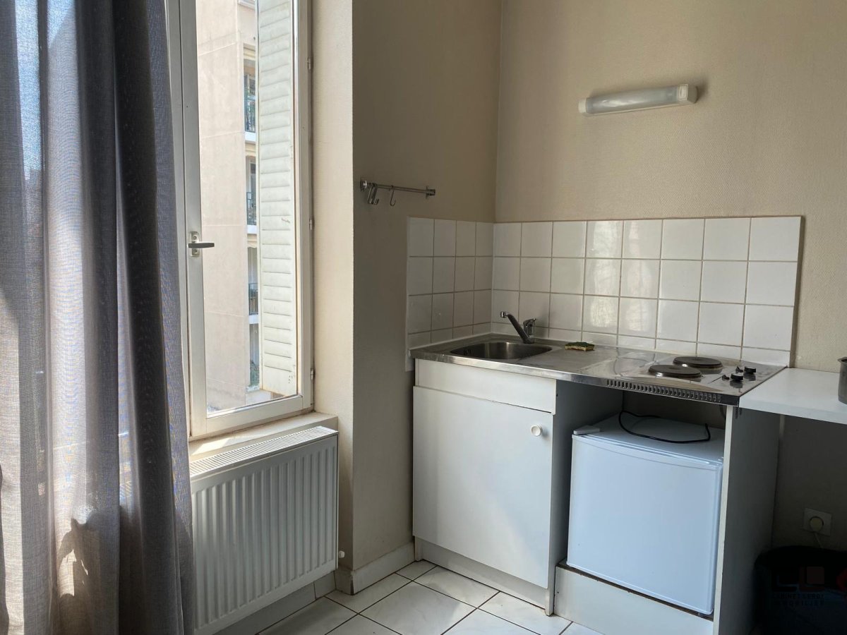 APPARTEMENT T1 A LOUER - LYON 3EME ARRONDISSEMENT - 19.53 m2 - 566,77 &euro; charges comprises par mois