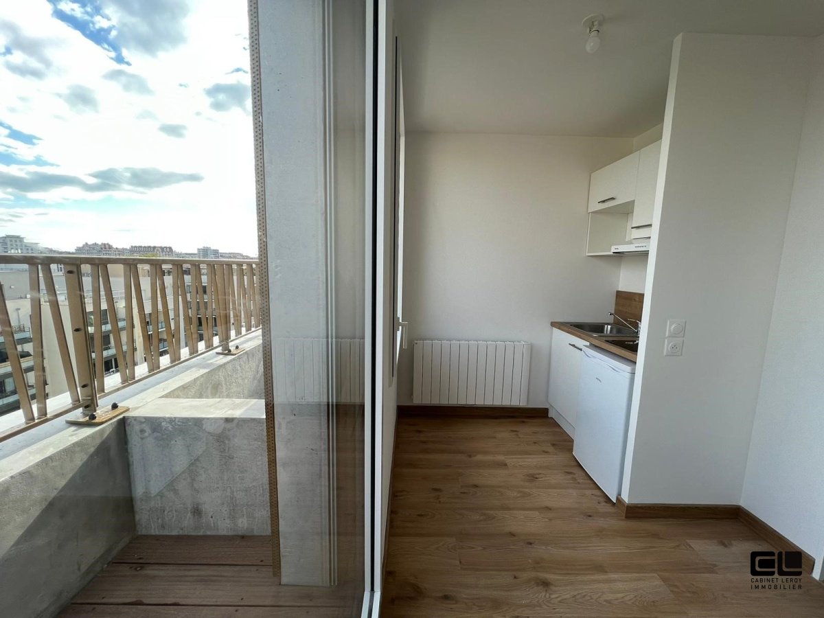 APPARTEMENT T1 A LOUER - LYON 7EME ARRONDISSEMENT jean jaures - 19.3 m2 - 668 &euro; charges comprises par mois
