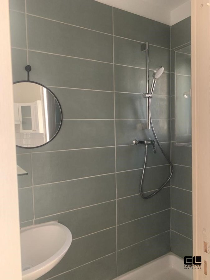 T1 Bis A LOUER - LYON 9EME ARRONDISSEMENT valmy - 40.5 m2 - 777�&euro; charges comprises par mois