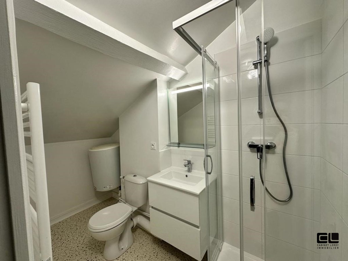 APPARTEMENT T1 A LOUER - VILLEURBANNE - 30.89 m2 - 565�&euro; charges comprises par mois