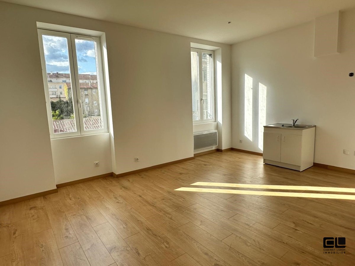appartement type 1 A LOUER - VILLEURBANNE - 28.05 m2 - 563 &euro; charges comprises par mois