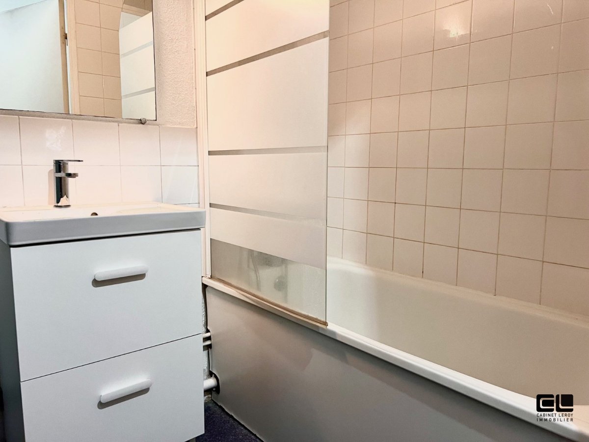 APPARTEMENT T1 A VENDRE - CALUIRE ET CUIRE - 19.75 m2 - 106�000�&euro;