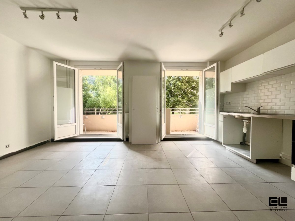 APPARTEMENT T2 A LOUER - CALUIRE ET CUIRE - 50.29 m2 - 930€ charges comprises par mois