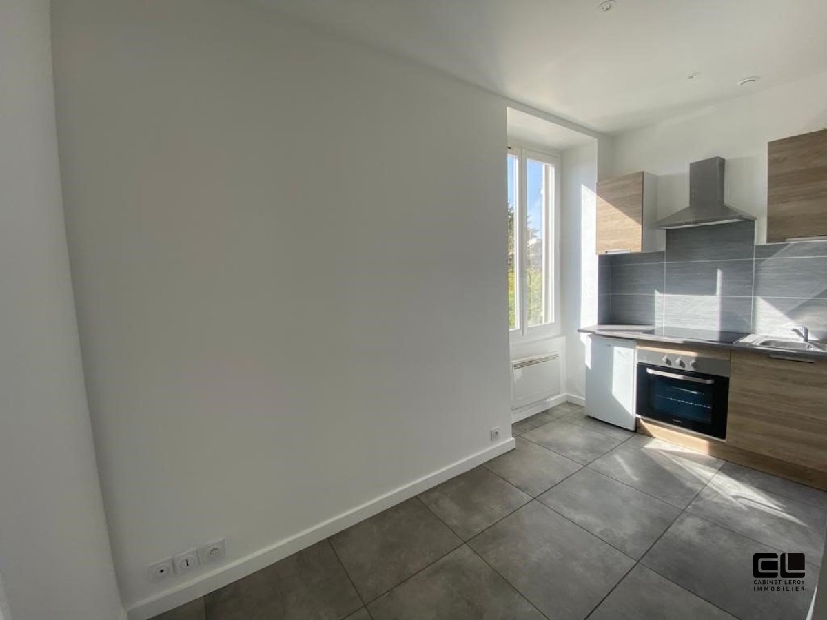 APPARTEMENT T2 A LOUER - FONTAINES SUR SAONE - 25.9 m2 - 590�&euro; charges comprises par mois