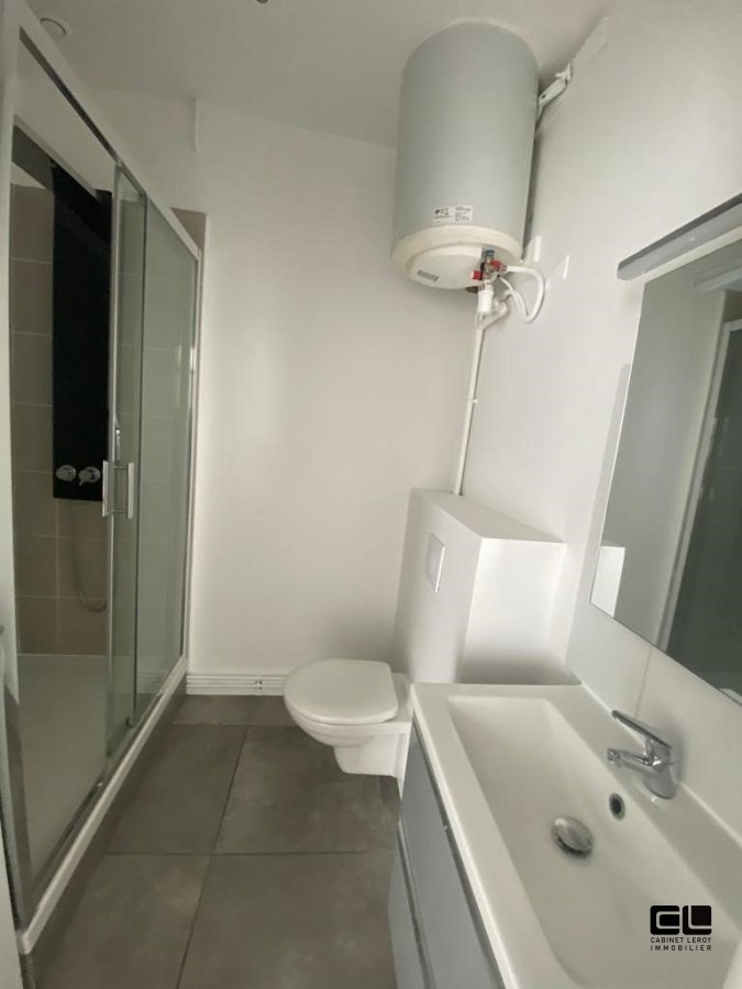 APPARTEMENT T2 A LOUER - FONTAINES SUR SAONE - 25.9 m2 - 590�&euro; charges comprises par mois