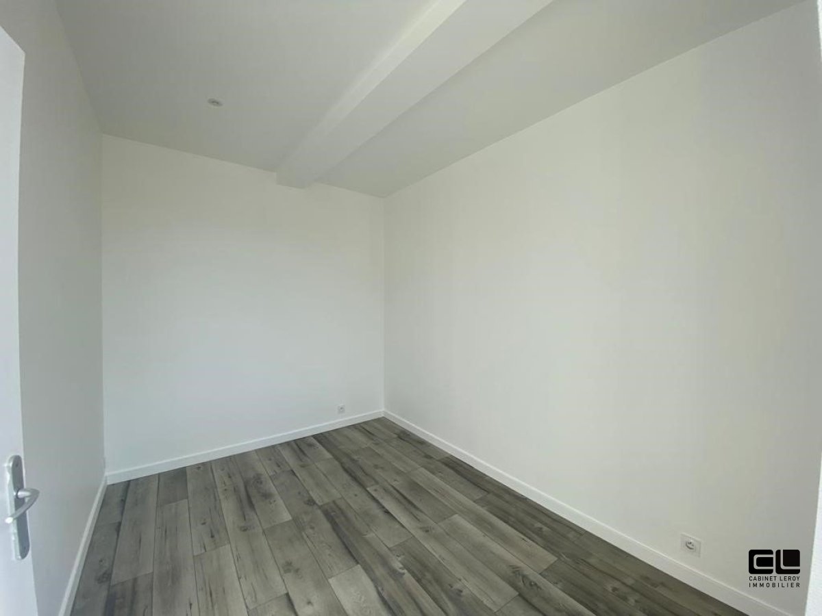 APPARTEMENT T2 A LOUER - FONTAINES SUR SAONE - 25.9 m2 - 590�&euro; charges comprises par mois