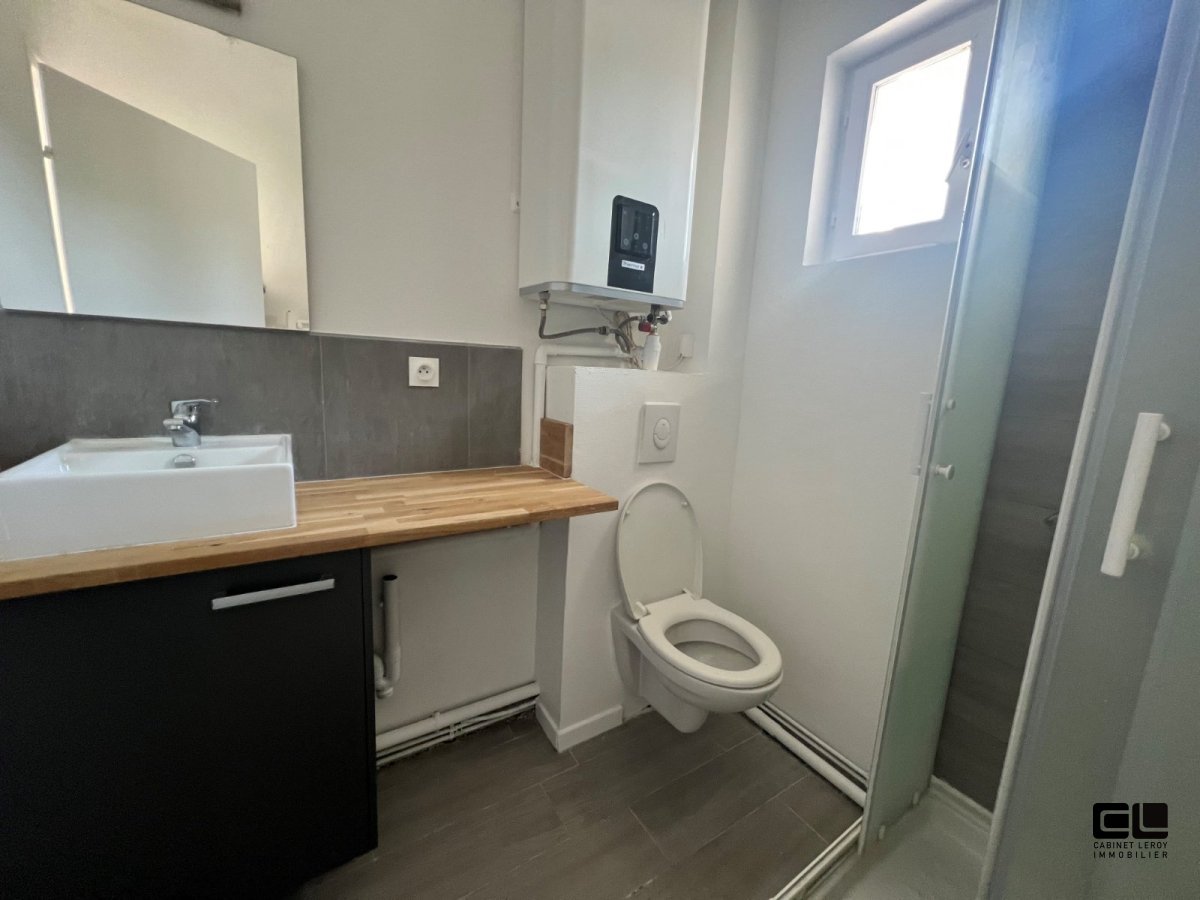 T2 A LOUER - FONTAINES SUR SAONE - 28.96 m2 - 547�&euro; charges comprises par mois