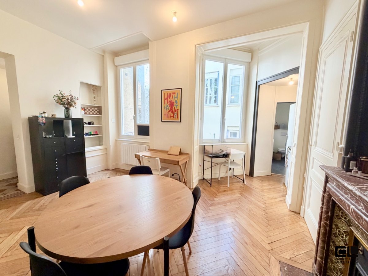 APPARTEMENT T2 A LOUER - LYON 2EME ARRONDISSEMENT - 41.13 m2 - 995 &euro; charges comprises par mois