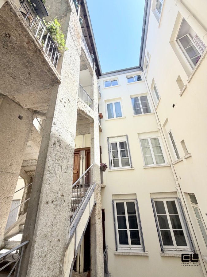 APPARTEMENT T2 A LOUER - LYON 2EME ARRONDISSEMENT - 41.13 m2 - 995 &euro; charges comprises par mois