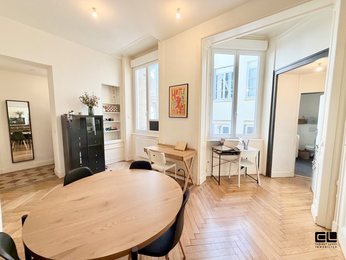 APPARTEMENT T2 A LOUER - LYON 2EME ARRONDISSEMENT - 41.13 m2 - 995 &euro; charges comprises par mois