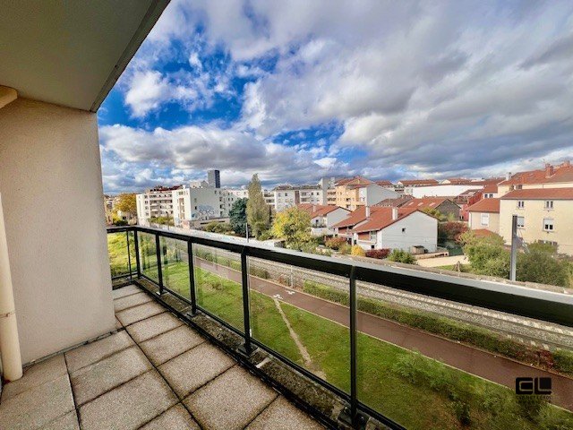 T2 A LOUER - LYON 3EME ARRONDISSEMENT Lacassagne - 52.77 m2 - 930 &euro; charges comprises par mois