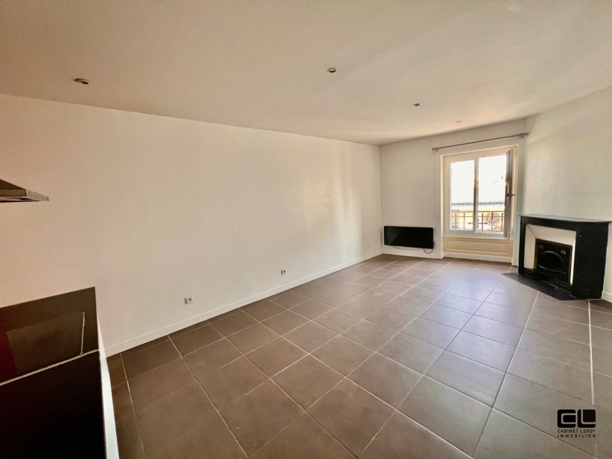 APPARTEMENT T2 A LOUER - LYON 7EME ARRONDISSEMENT - 39.53 m2 - 703€ charges comprises par mois
