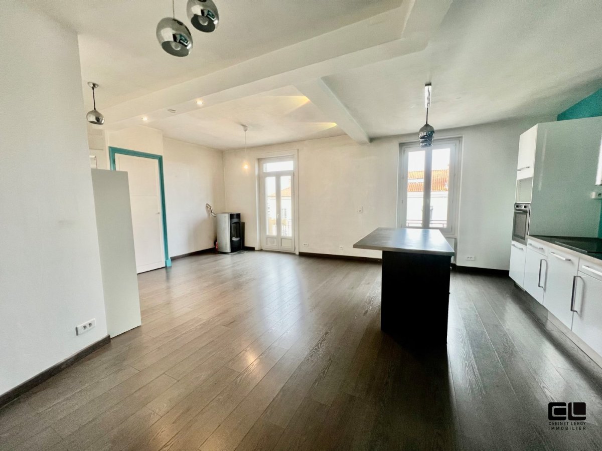 T2 A LOUER - LYON 8EME ARRONDISSEMENT - 66.5 m2 - 959,63 &euro; charges comprises par mois