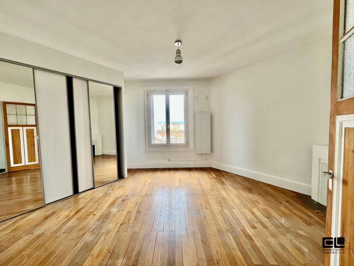 T2 A LOUER - LYON 8EME ARRONDISSEMENT - 66.5 m2 - 959,63 &euro; charges comprises par mois