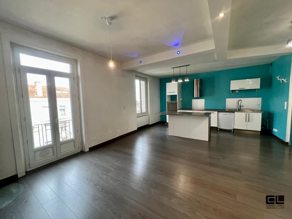 T2 A LOUER - LYON 8EME ARRONDISSEMENT - 66.5 m2 - 959,63 &euro; charges comprises par mois
