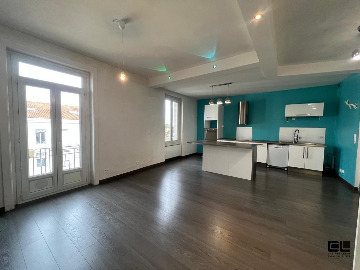 T2 A LOUER - LYON 8EME ARRONDISSEMENT - 66.5 m2 - 959,63 &euro; charges comprises par mois