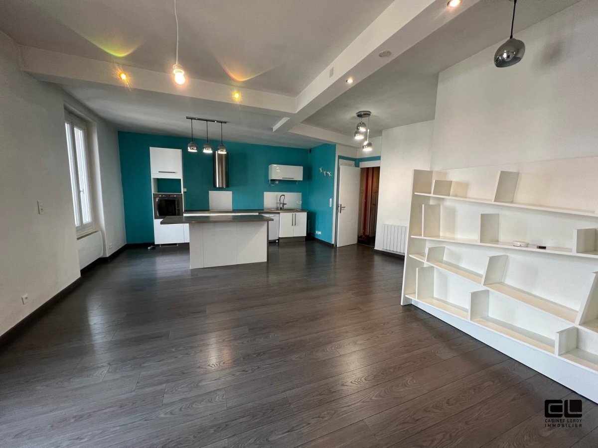 T2 A LOUER - LYON 8EME ARRONDISSEMENT - 66.5 m2 - 959,63 &euro; charges comprises par mois
