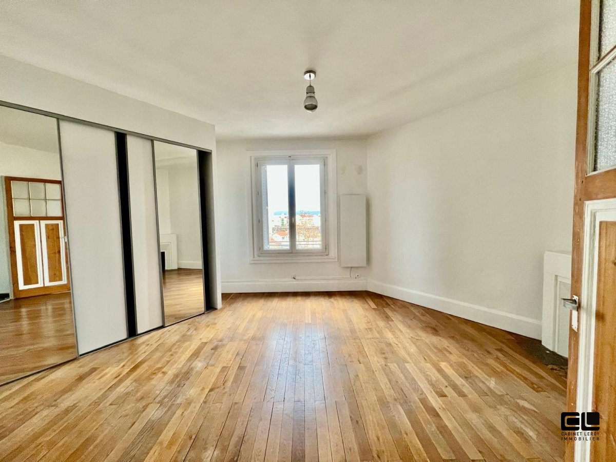 T2 A LOUER - LYON 8EME ARRONDISSEMENT - 66.5 m2 - 959,63 &euro; charges comprises par mois