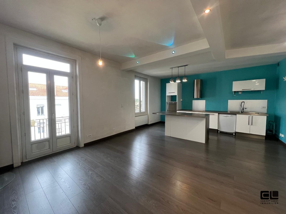 T2 A LOUER - LYON 8EME ARRONDISSEMENT - 66.5 m2 - 959,63 &euro; charges comprises par mois