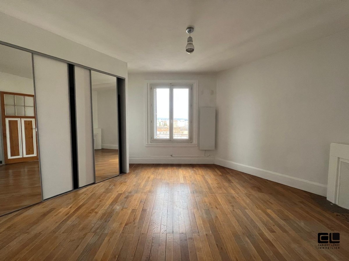 T2 A LOUER - LYON 8EME ARRONDISSEMENT - 66.5 m2 - 959,63 &euro; charges comprises par mois