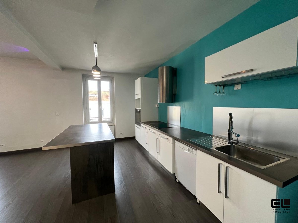 T2 A LOUER - LYON 8EME ARRONDISSEMENT - 66.5 m2 - 959,63 &euro; charges comprises par mois