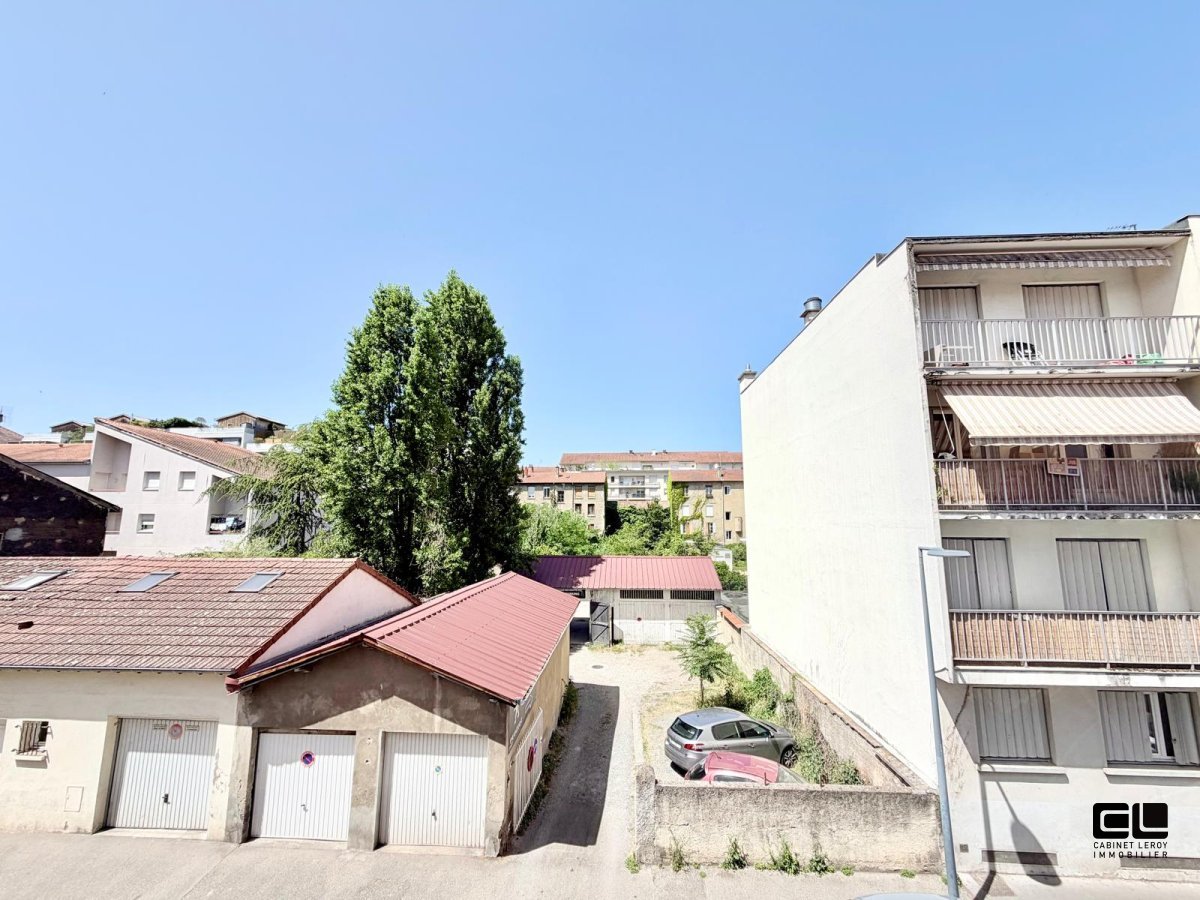 APPARTEMENT T2 A LOUER - VILLEURBANNE - 44.42 m2 - 795 &euro; charges comprises par mois