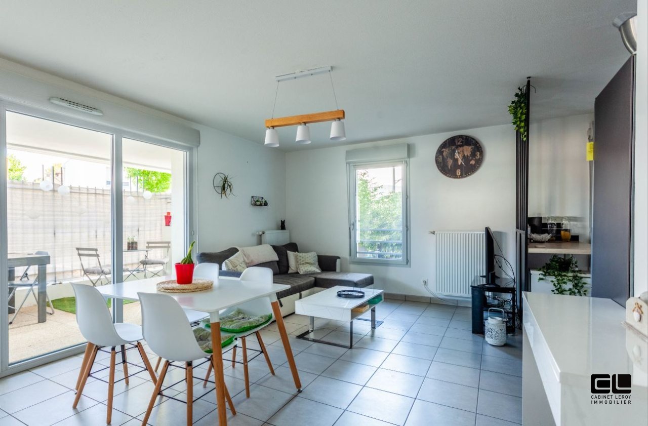 APPARTEMENT T2 A VENDRE - RILLIEUX LA PAPE - 51 m2 - 212 000 &euro;