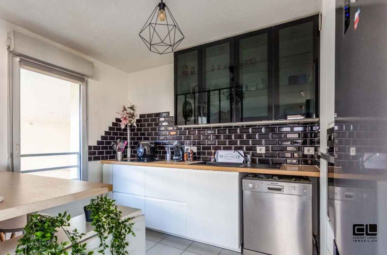 APPARTEMENT T2 A VENDRE - RILLIEUX LA PAPE - 51 m2 - 212 000 &euro;