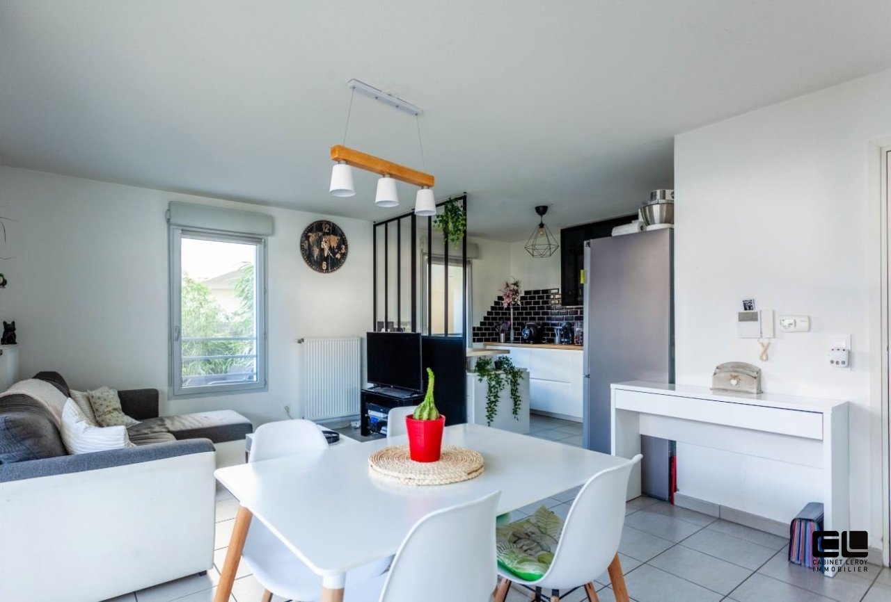 APPARTEMENT T2 A VENDRE - RILLIEUX LA PAPE - 51 m2 - 212 000 &euro;