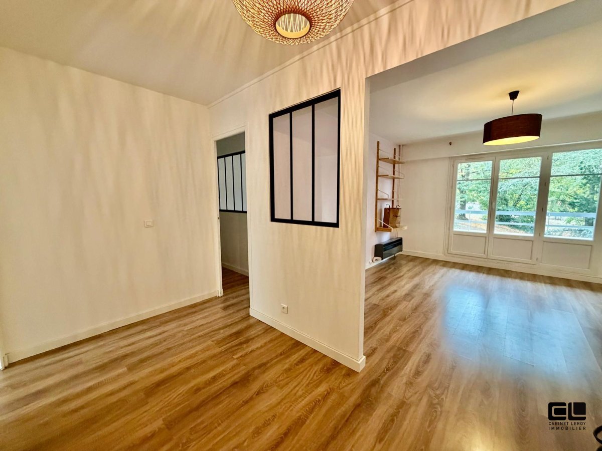 APPARTEMENT T3 A LOUER - FONTAINES SUR SAONE - 67.42 m2 - 1 190 &euro; charges comprises par mois