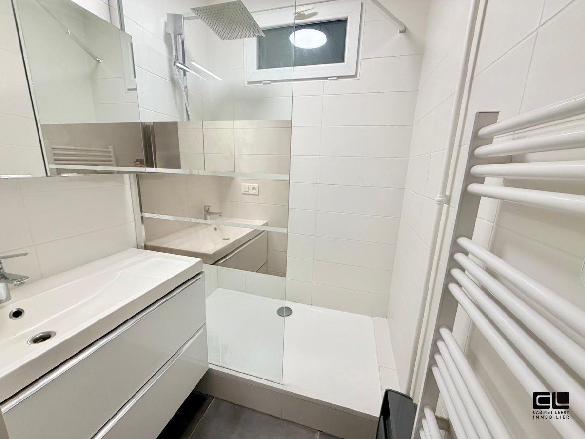 APPARTEMENT T3 A LOUER - FONTAINES SUR SAONE - 67.42 m2 - 1 190 &euro; charges comprises par mois