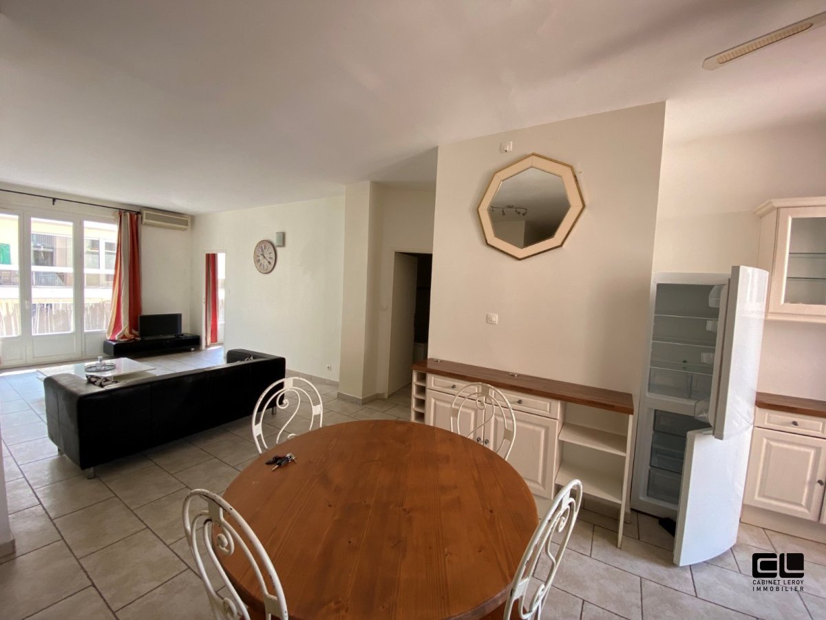 T3 A LOUER - LYON 6EME ARRONDISSEMENT - 77.05 m2 - 1519,63€ charges comprises par mois