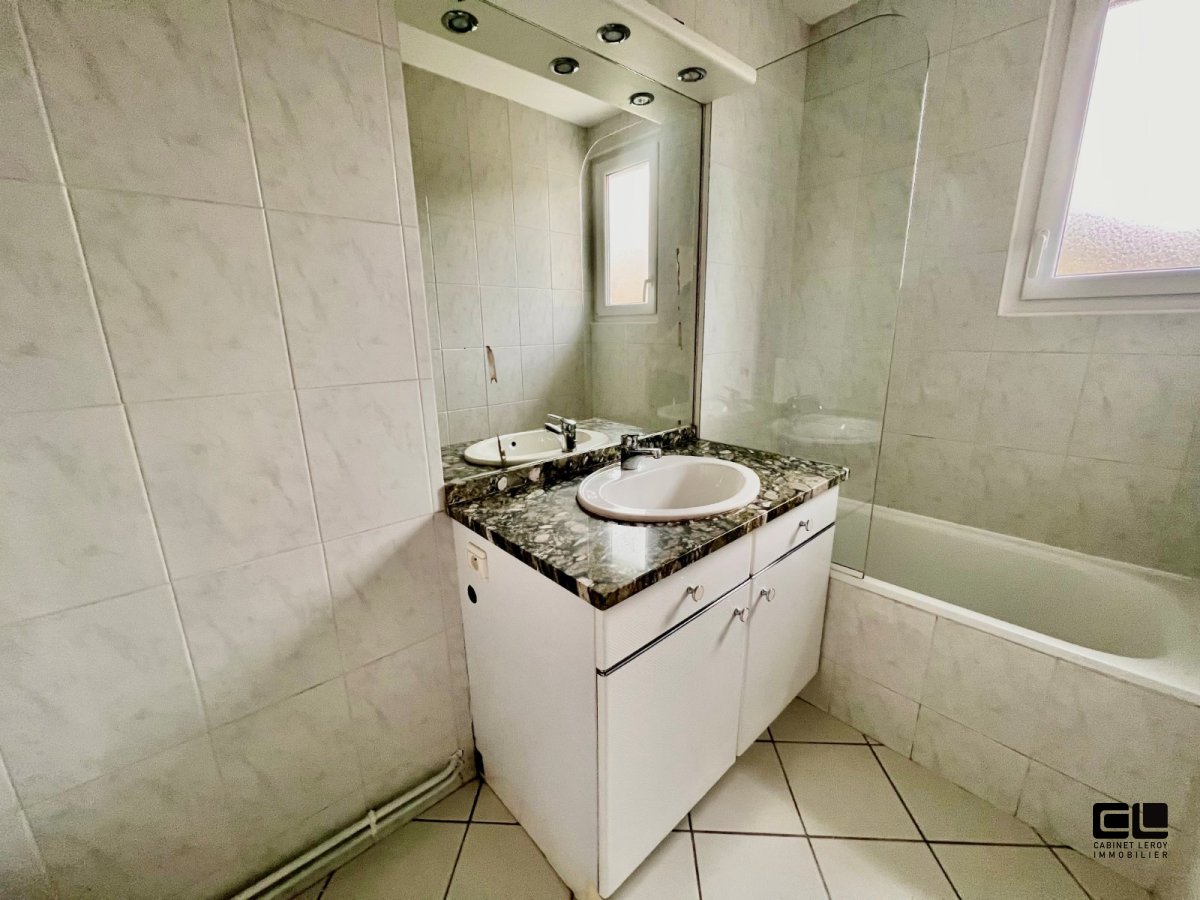 APPARTEMENT T3 A LOUER - LYON 9EME ARRONDISSEMENT - 50.36 m2 - 805�&euro; charges comprises par mois