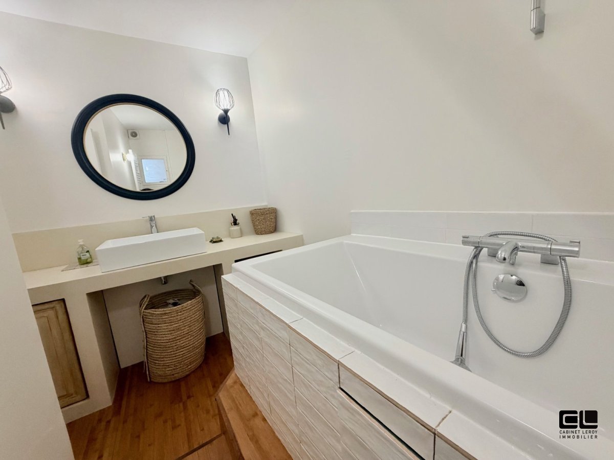 APPARTEMENT T3 A LOUER - LYON 9EME ARRONDISSEMENT - 84.15 m2 - 1 470 &euro; charges comprises par mois