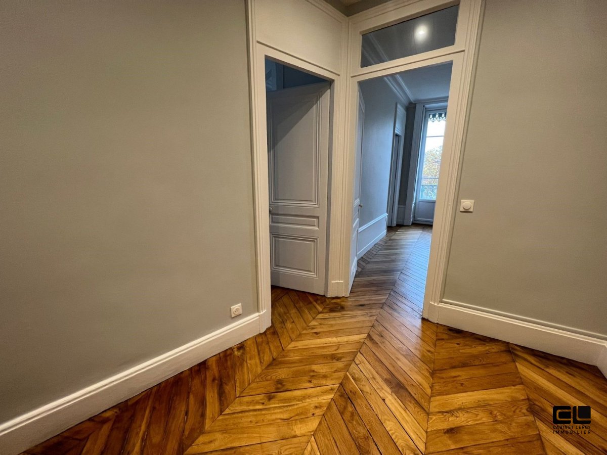 APPARTEMENT T3 A LOUER - LYON 9EME ARRONDISSEMENT - 75.85 m2 - 1 313 &euro; charges comprises par mois