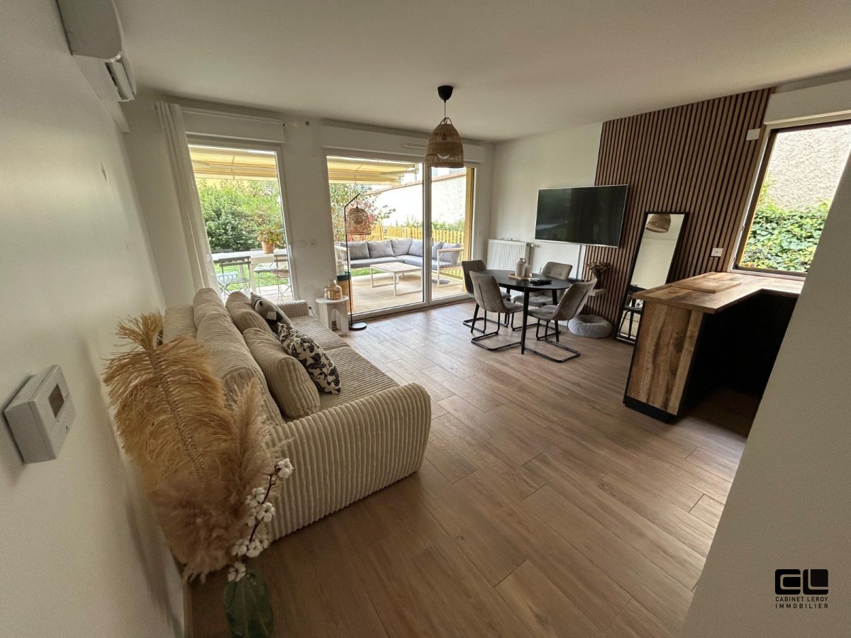 APPARTEMENT T3 A LOUER - RILLIEUX LA PAPE calme, espace vert - 62.73 m2 - 1 140 € charges comprises par mois