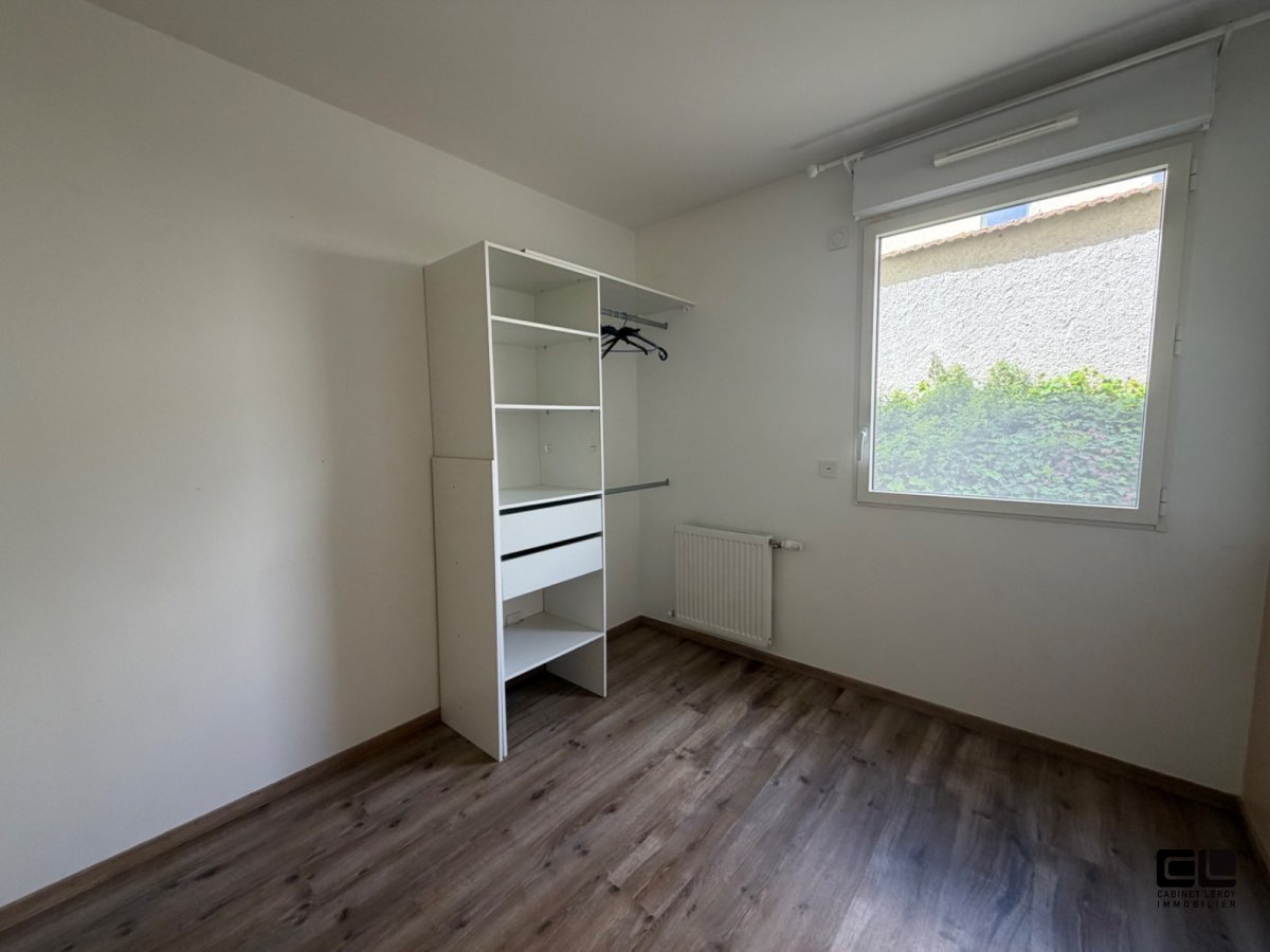 APPARTEMENT T3 A LOUER - RILLIEUX LA PAPE calme, espace vert - 62.73 m2 - 1 140 &euro; charges comprises par mois