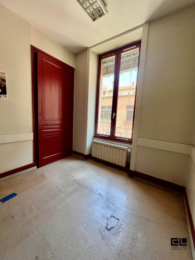 APPARTEMENT T3 A VENDRE - LYON 7EME ARRONDISSEMENT - 74.46 m2 - 295000€