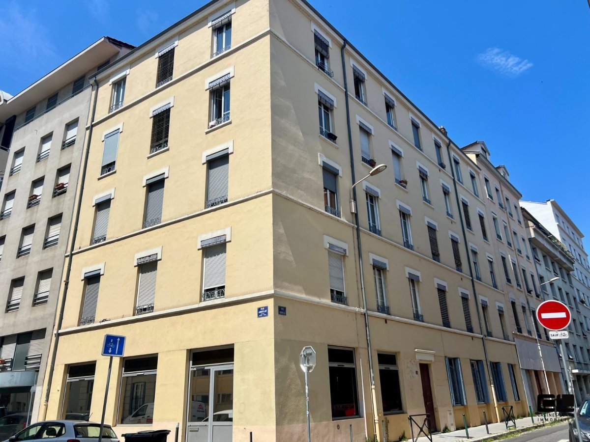 APPARTEMENT T3 A VENDRE - LYON 7EME ARRONDISSEMENT - 74.46 m2 - 295000€