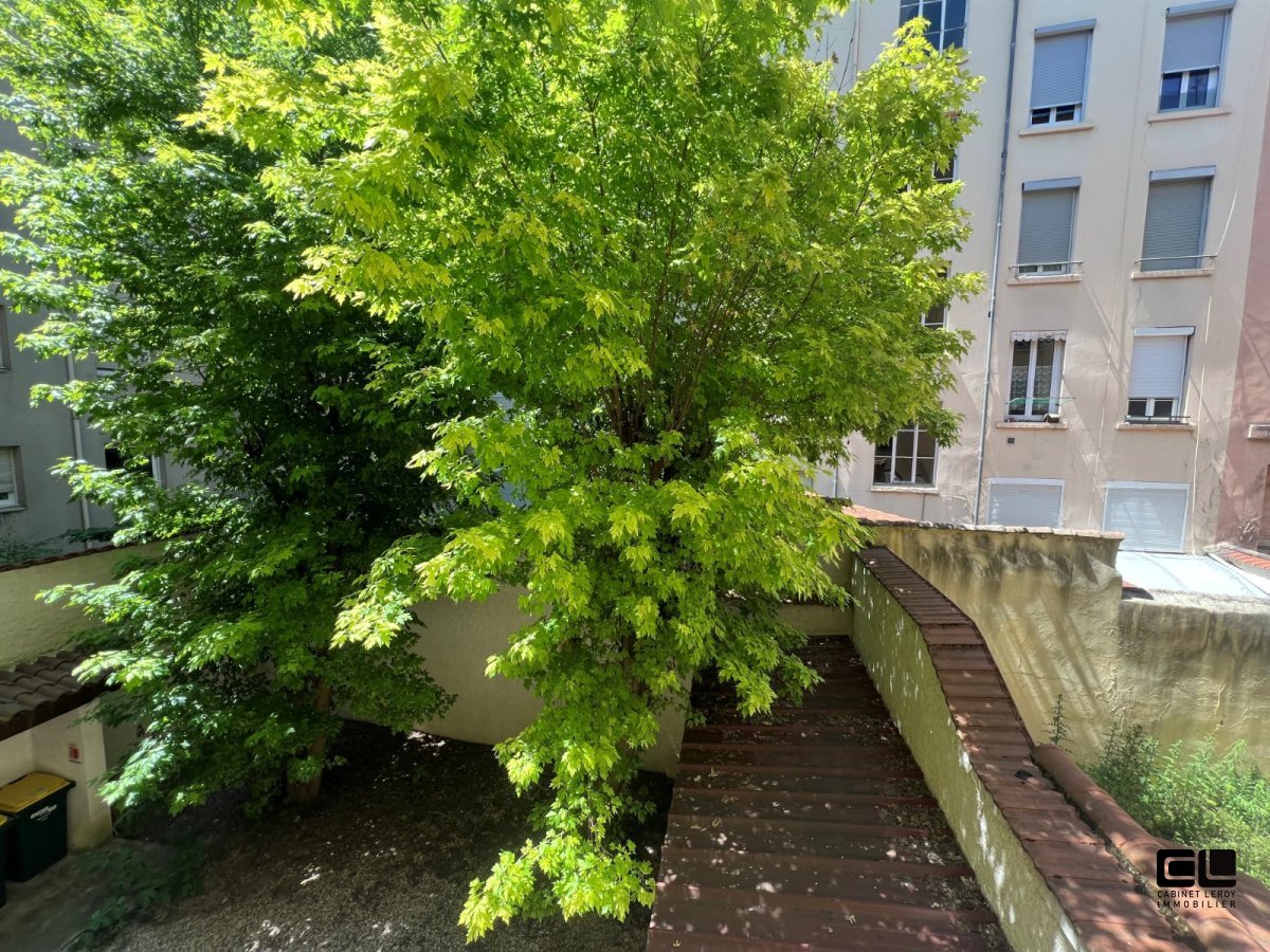 APPARTEMENT T3 A VENDRE - LYON 7EME ARRONDISSEMENT - 74.46 m2 - 295000€