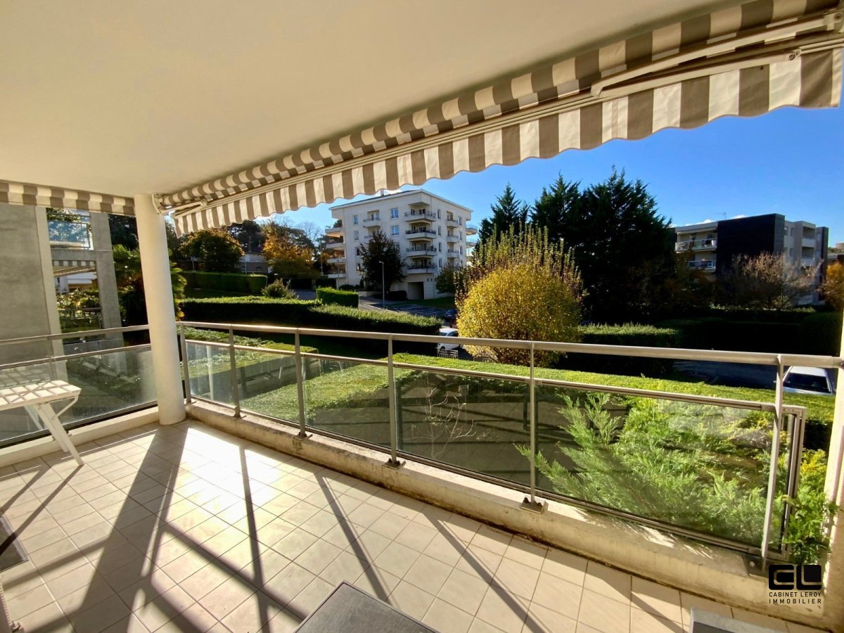 APPARTEMENT T3 A VENDRE - STE FOY LES LYON - 66.29 m2 - 340000€