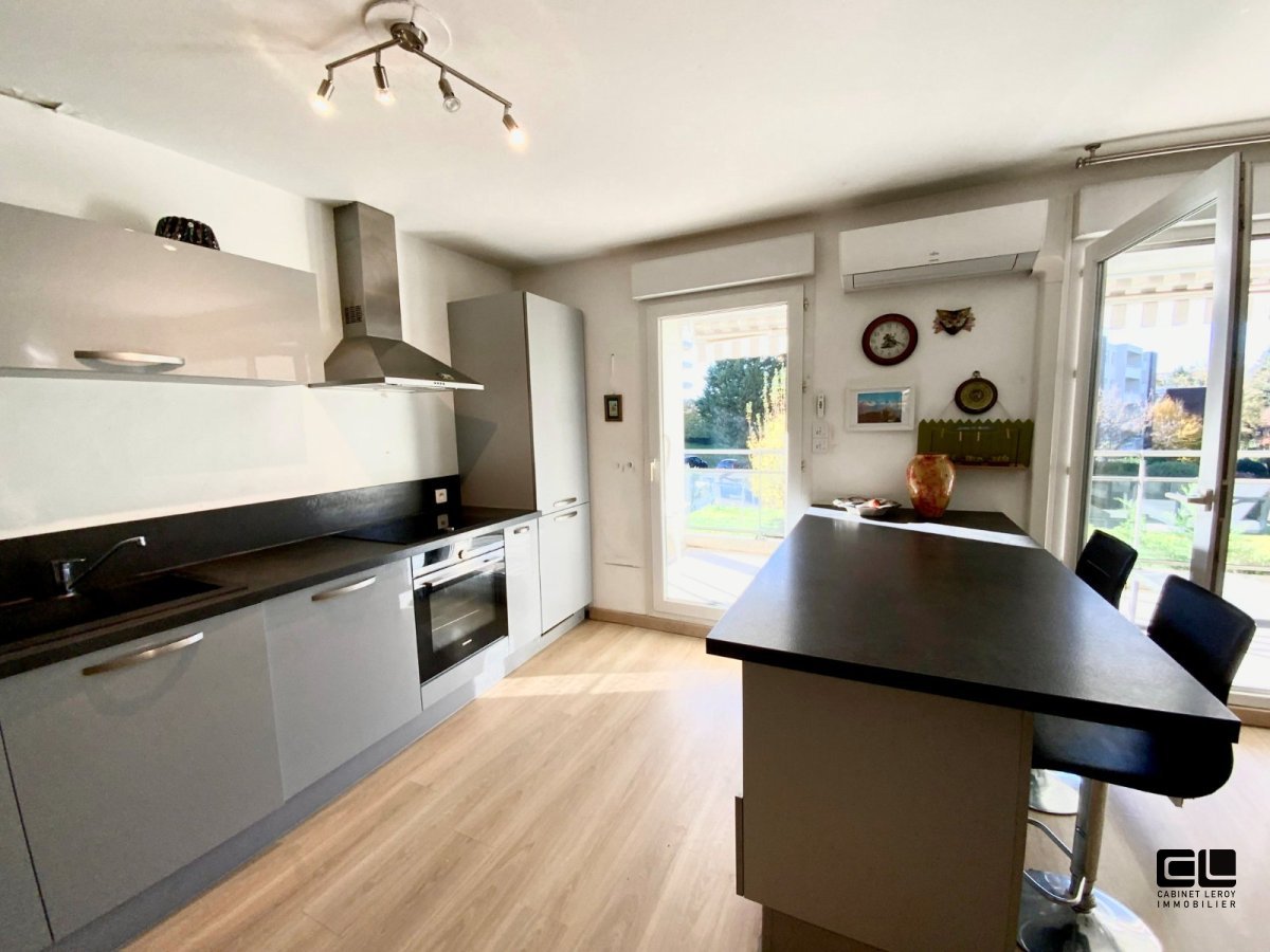 APPARTEMENT T3 A VENDRE - STE FOY LES LYON - 66.29 m2 - 340000€