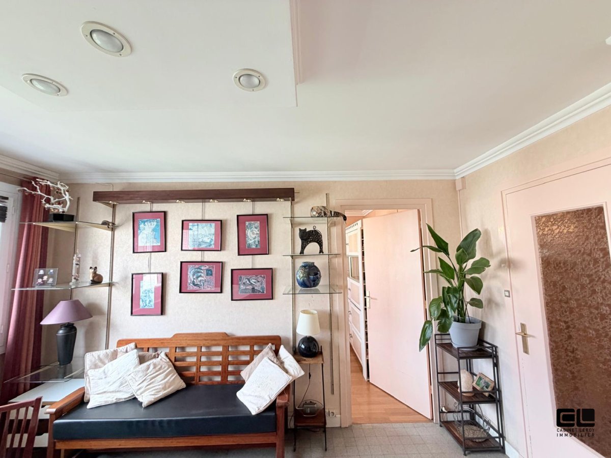 4 A VENDRE - LYON 4EME ARRONDISSEMENT entre le Lycée de Saint Expéry et l hopital de la Croix Rousse - 66 m2 - 297 000 &euro;