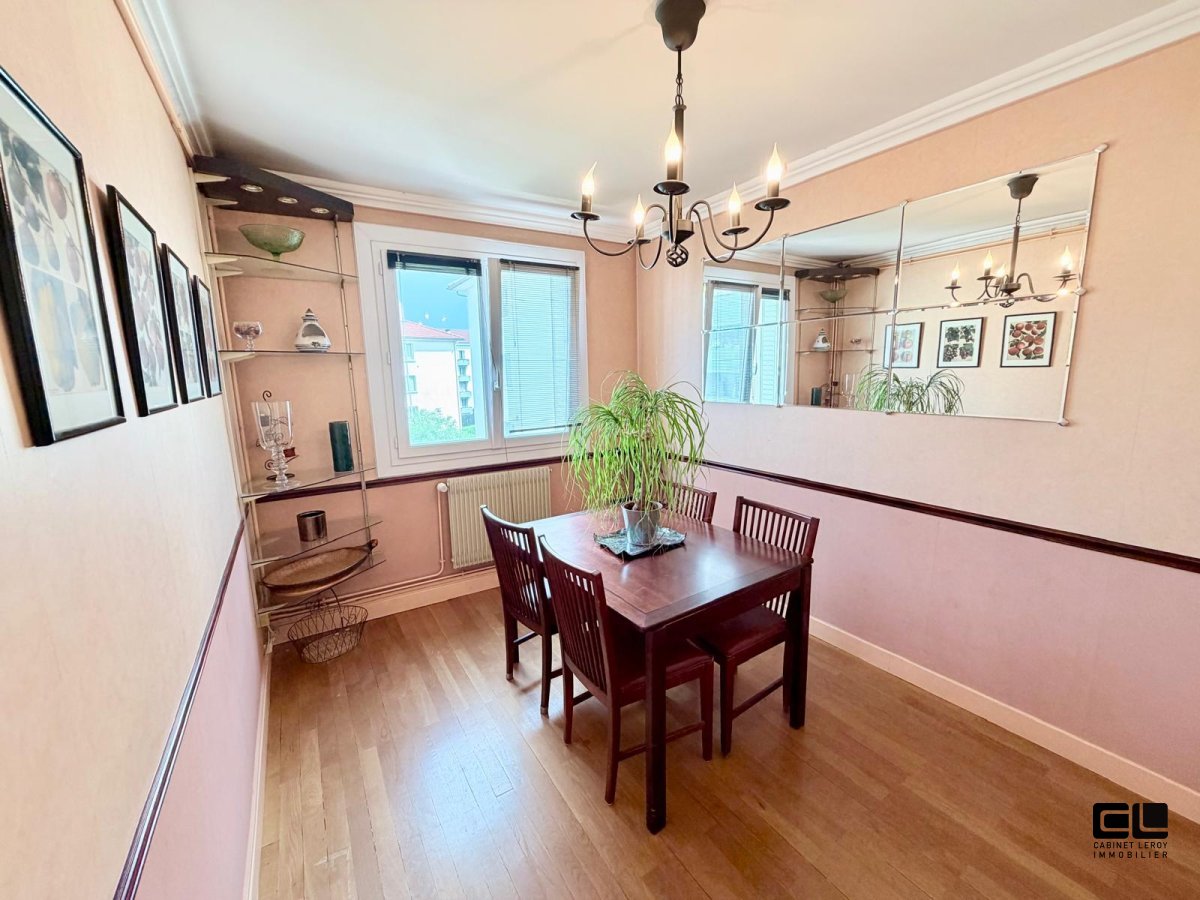 4 A VENDRE - LYON 4EME ARRONDISSEMENT entre le Lycée de Saint Expéry et l hopital de la Croix Rousse - 66 m2 - 297 000 &euro;