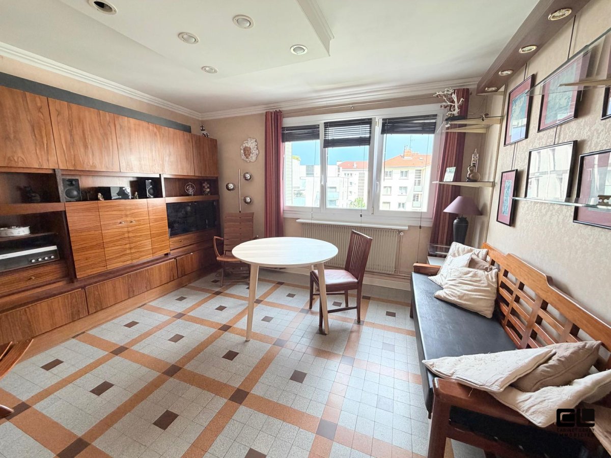 4 A VENDRE - LYON 4EME ARRONDISSEMENT entre le Lycée de Saint Expéry et l hopital de la Croix Rousse - 66 m2 - 297 000 &euro;