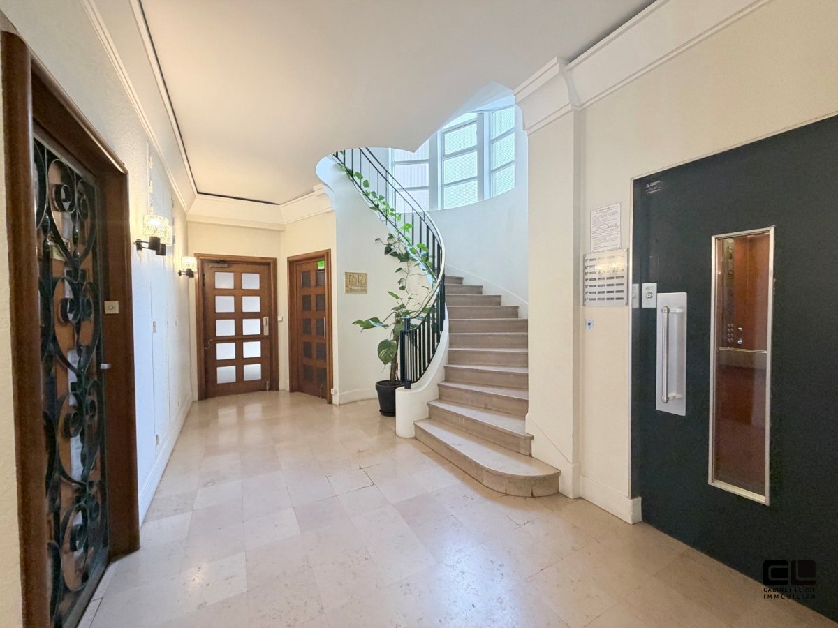 APPARTEMENT T4 A VENDRE - LYON 6EME ARRONDISSEMENT TETE D OR / FOCH - 105.05 m2 - 580 000 &euro;