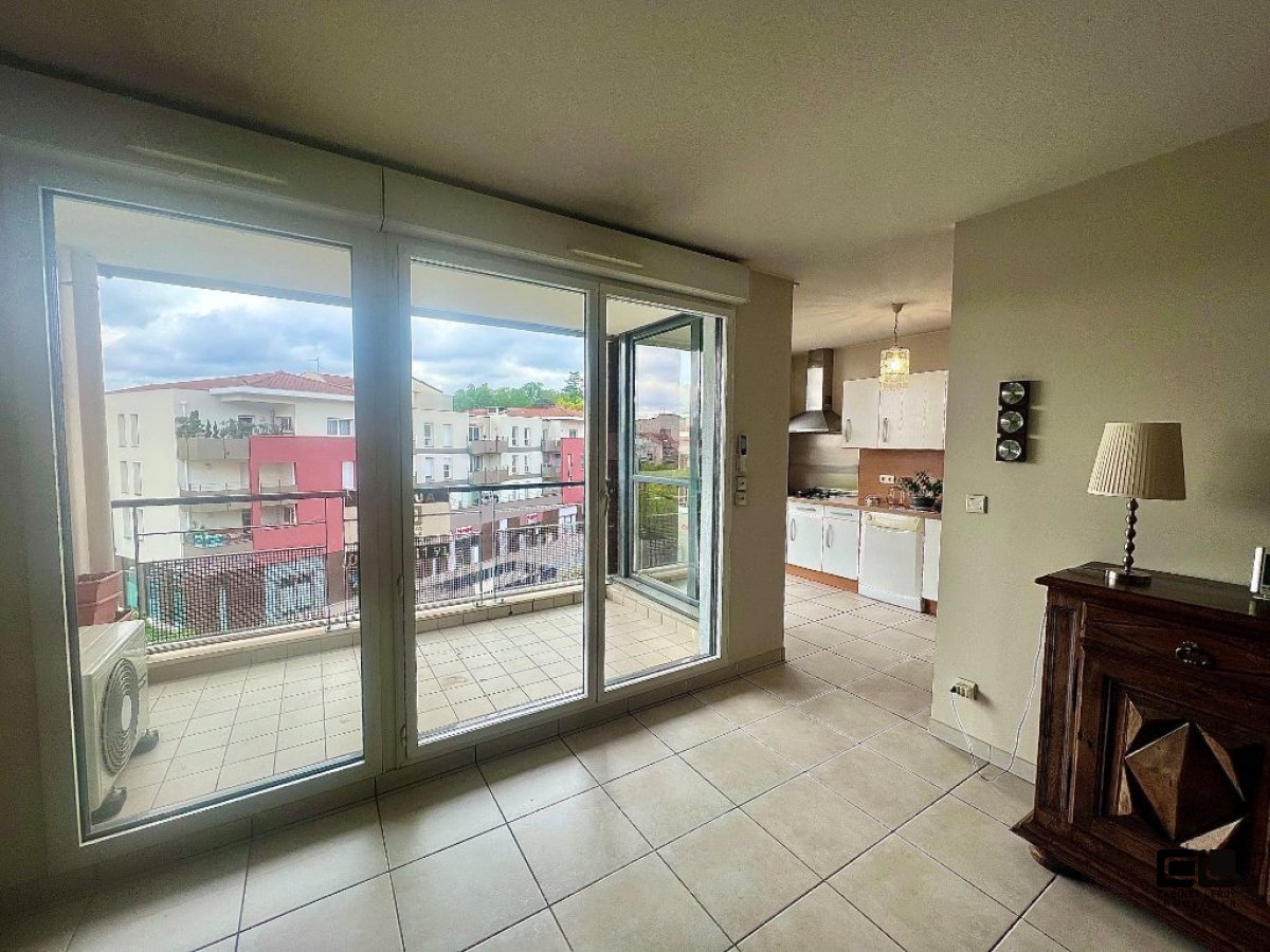 APPARTEMENT T4 - OULLINS - 90.57 m2 - VENDU